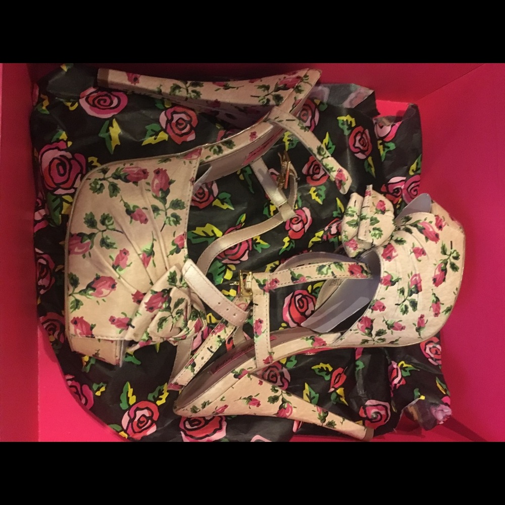 Betsy Johnson Pumps
